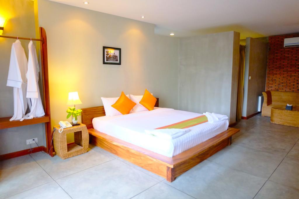 Saravoan Royal Palace 3*