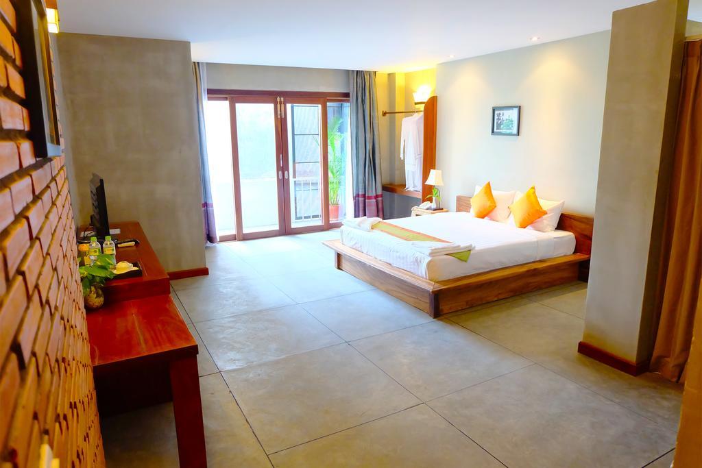 Saravoan Royal Palace 3*